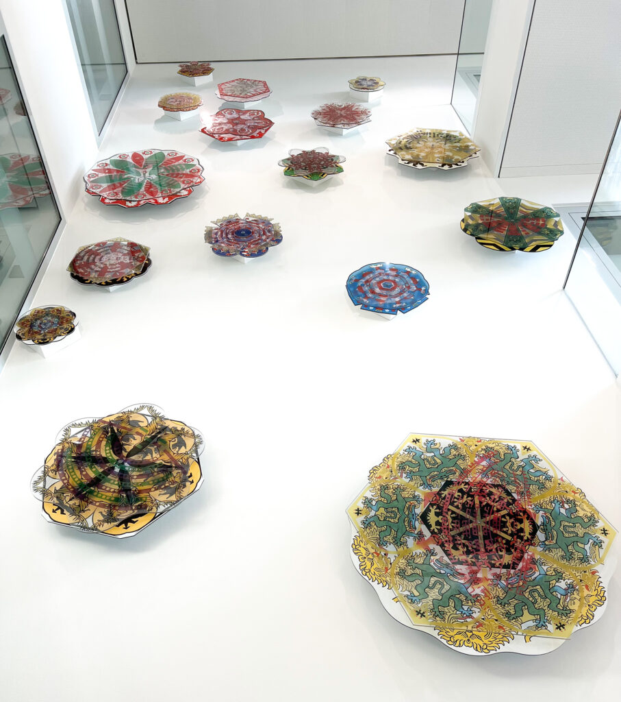 Kaleidoskop von Empfangshalle in der Deutschen Botschaft Islamabad, Ansicht von unten aus dem EG
